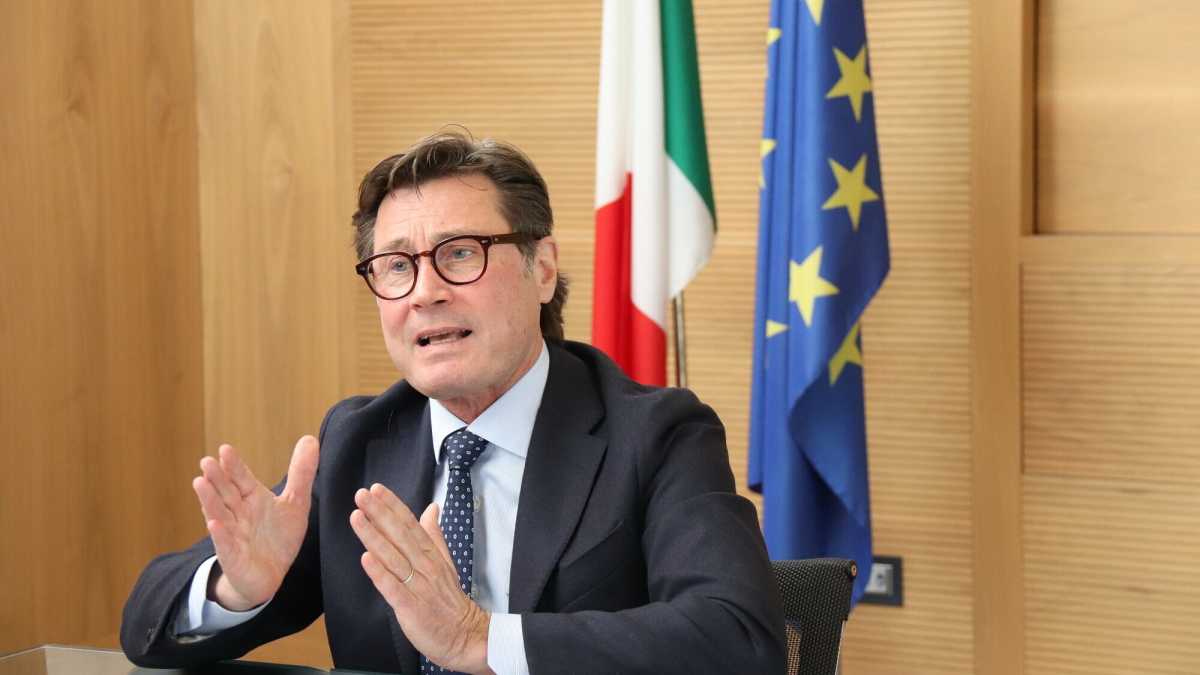 Immagine di Confindustria Varese avverte Salvini: "Chi rema contro Draghi non fa l'interesse del paese"
