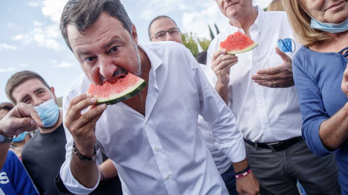 Immagine di Salvini pensa di uscire dal governo. La crisi della Lega è anche al sud