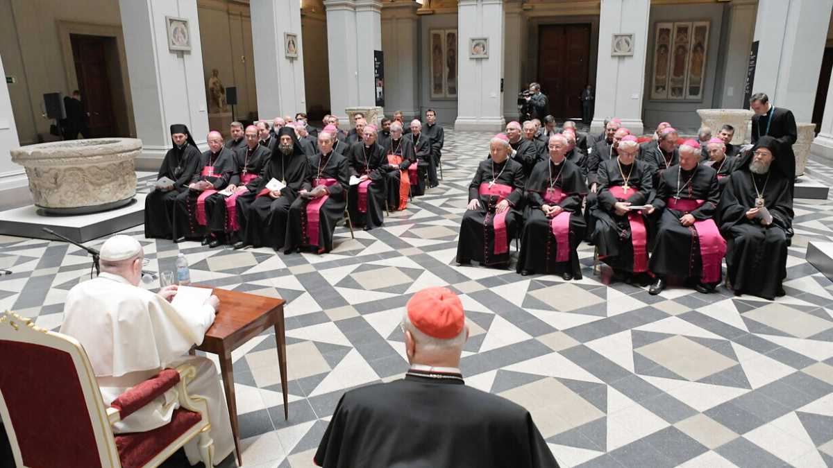 Immagine di Papa Francesco: "La chiesa non è una fortezza"