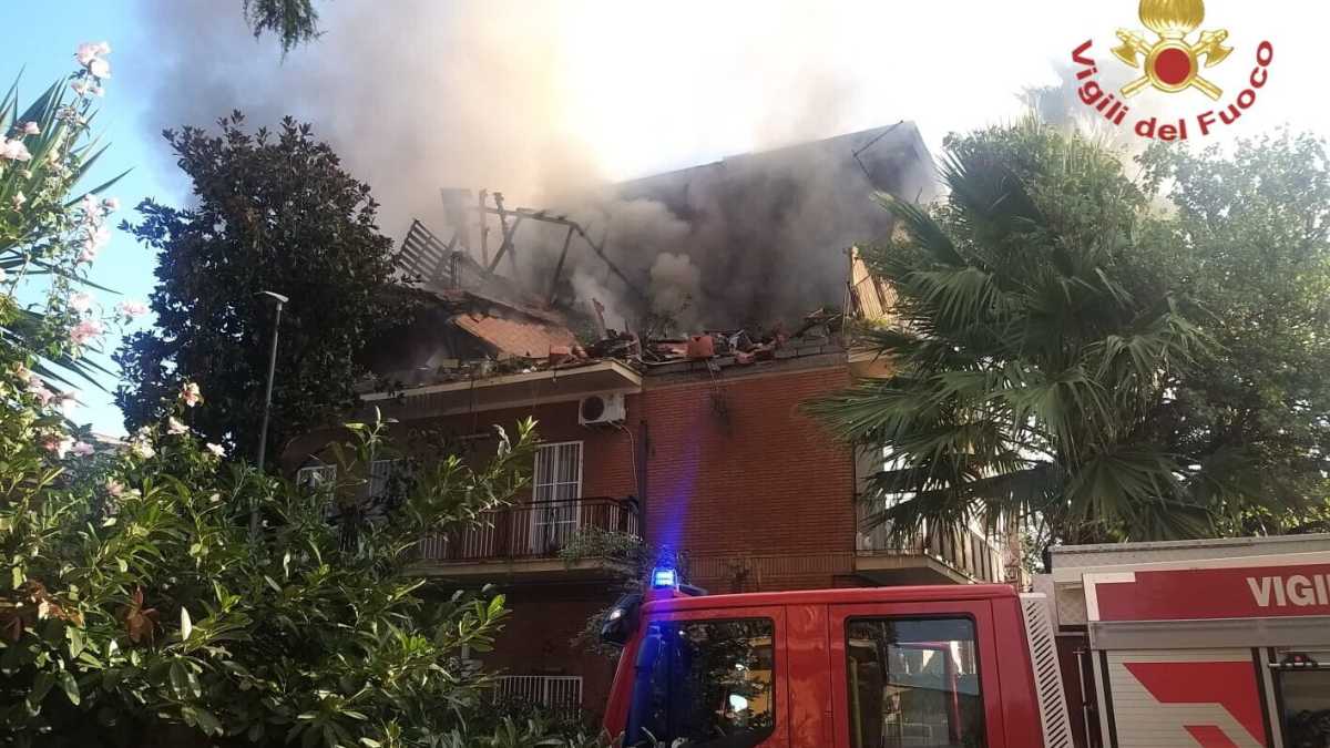 Immagine di Esplode una palazzina a Roma. Almeno tre i feriti