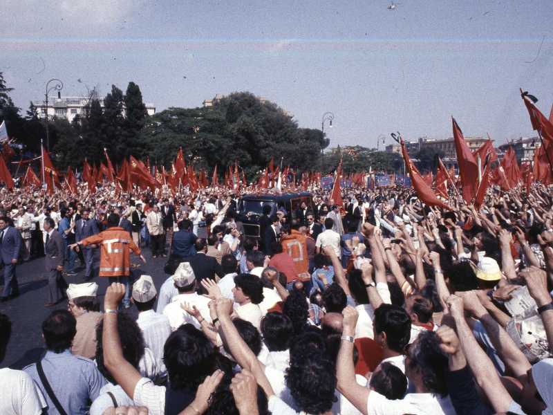 I funerali di Enrico Berlinguer (foto d'archivio Ansa)
