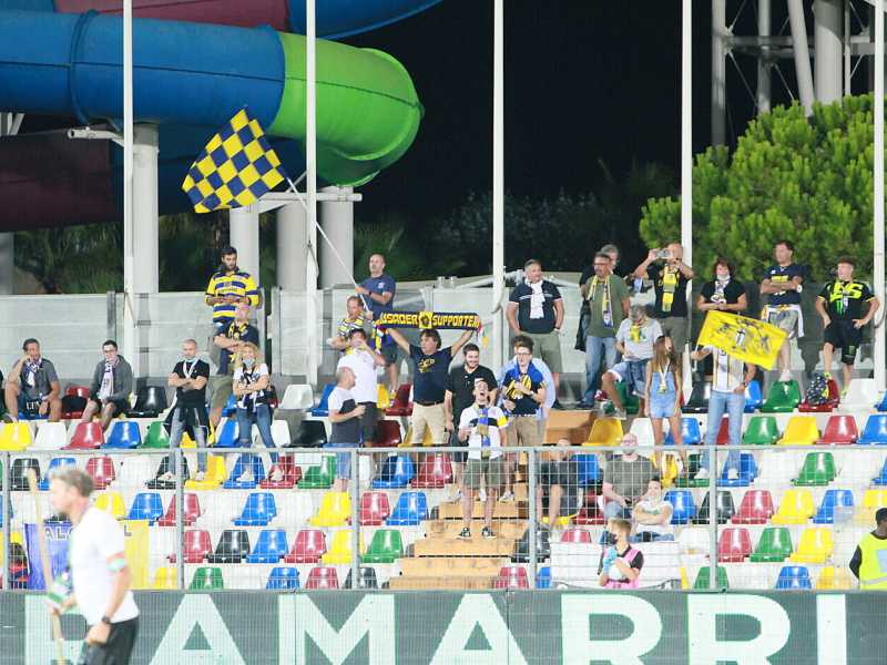 Che bello questo 4-0 del Parma nello stadio friulano con il parco acquatico sullo sfondo