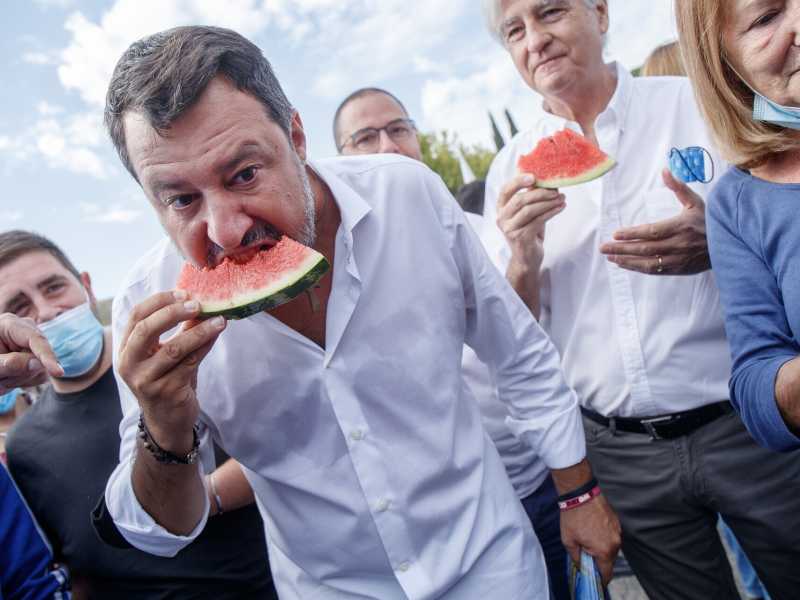 Salvini pensa di uscire dal governo. La crisi della Lega è anche al sud