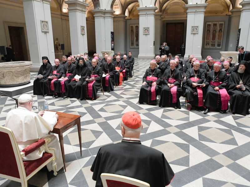 Papa Francesco: "La chiesa non è una fortezza"