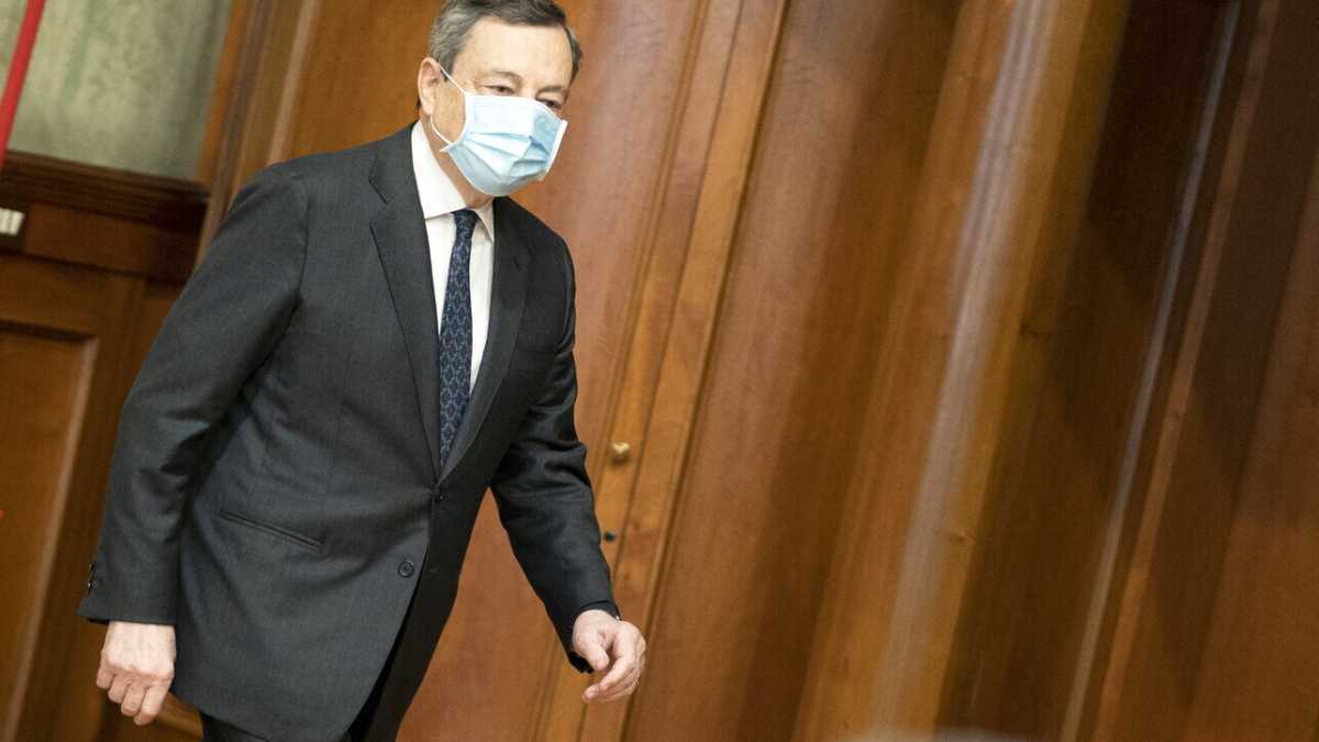 Immagine di Green pass anche per i privati. Manca l'accordo su chi paga i tamponi