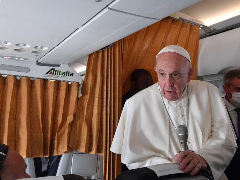 Il Papa duro sull’aborto: “E’ un omicidio”