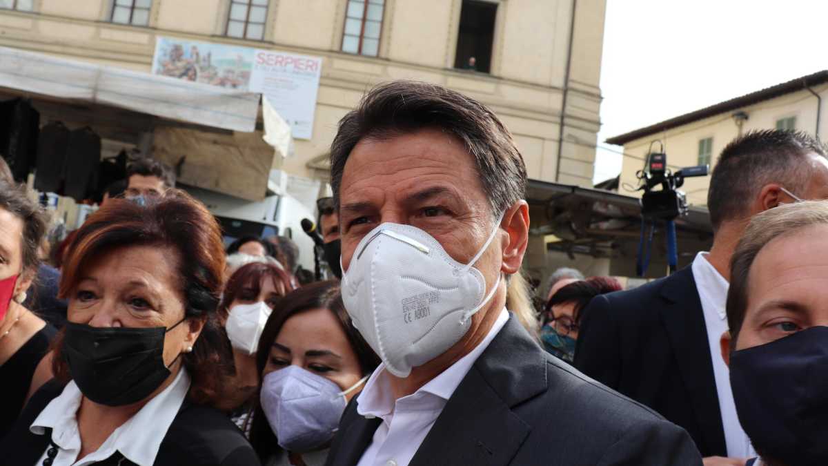 Immagine di "Condanno fermamente". Adesso Conte prende le distanze dai suoi sostenitori