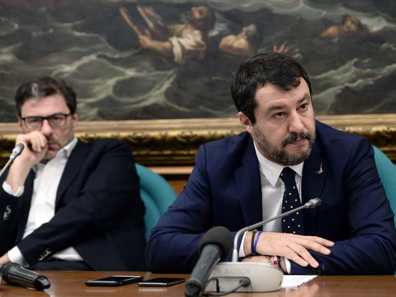 Giorgetti boccia la rincorsa a Meloni: "E' da sciocchi". E al Senato la Lega sbanda