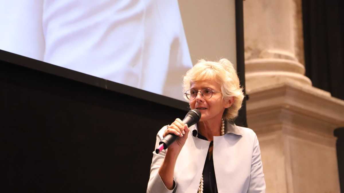 Immagine di Cattaneo: "Un Parlamento che elogia i vaccini ma vota il biodinamico è un'anomalia"