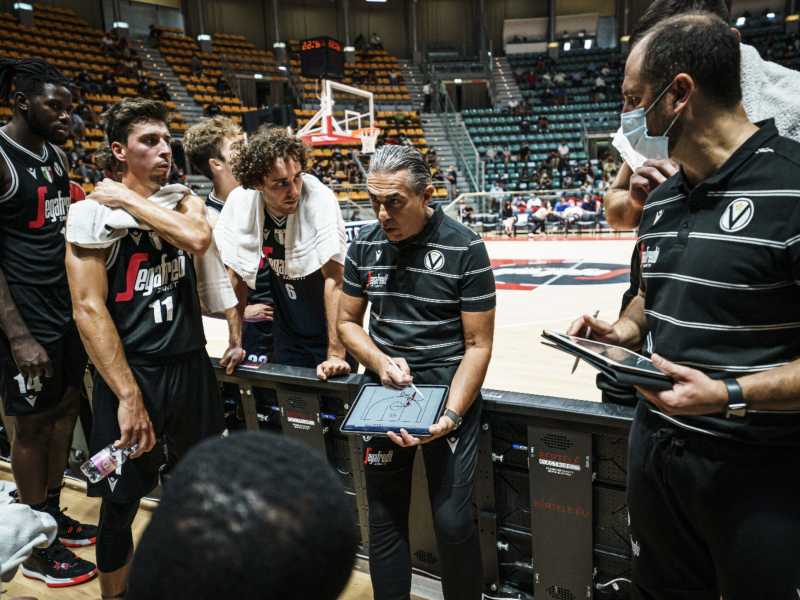 Sergio Scariolo, 60 anni, fino ai Giochi di Parigi sar&agrave; anche l&rsquo;allenatore della nazionale spagnola (foto Virtus Segafredo Bologna) &nbsp;<br />