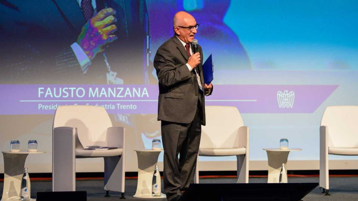 Immagine di Manzana (Confindustria Trento): “Salvini cancelli il rumore dei no vax nella Lega"