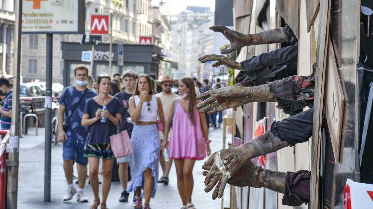 Immagine di A Milano gli zombie ballano con gli sconosciuti