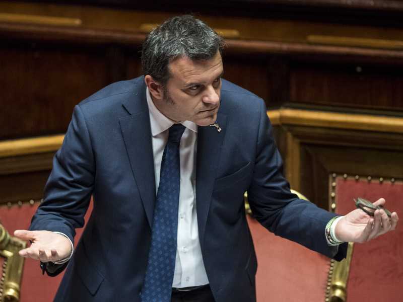 Il sottosegretario leghista Gian Marco Centinaio (LaPresse)