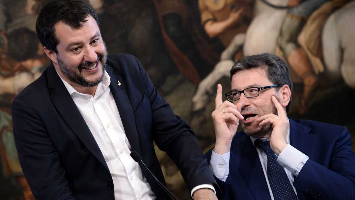 Immagine di E Giorgetti suggerì a Salvini: "Fai il congresso, così ti rafforzi"