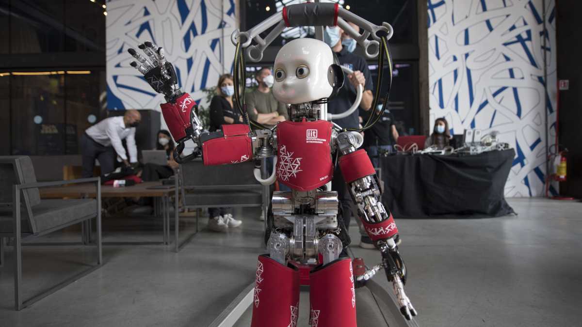 Immagine di Saturimetri, termoscanner e assistenti vocali dovrebbero aiutarci. E invece ci odiano