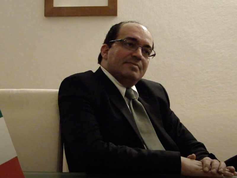 L'ex ambasciatore italiano in Kosovo Michael Giffoni (screen da YouTube)