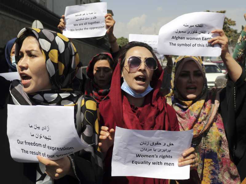 Manifestazione per i diritti delle delle donne a Kabul, lo scorso 3 settembre (LaPresse)