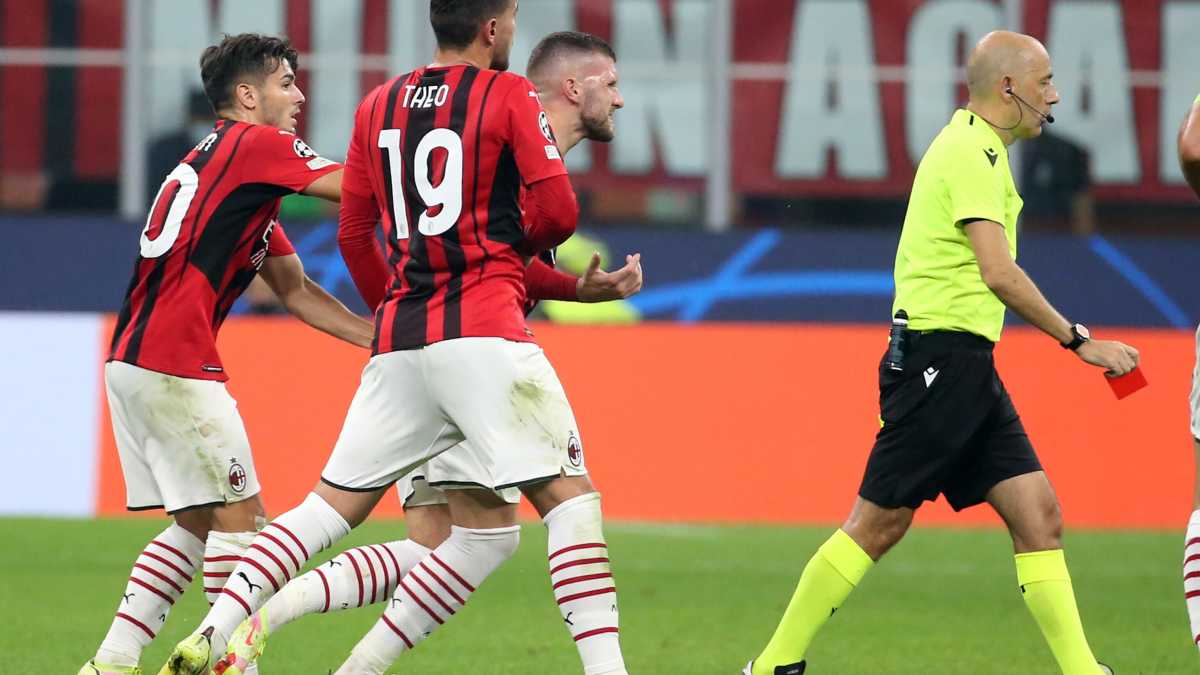 Immagine di Il ricciolo di Cakir in Milan-Atletico Madrid