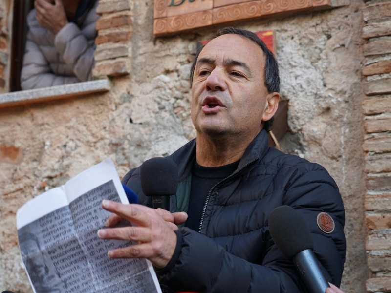 Mimmo Lucano condannato a 13 anni