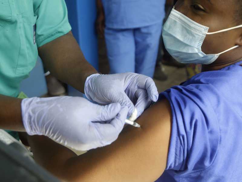 Vaccinare i paesi poveri significa investire sulla nostra salute