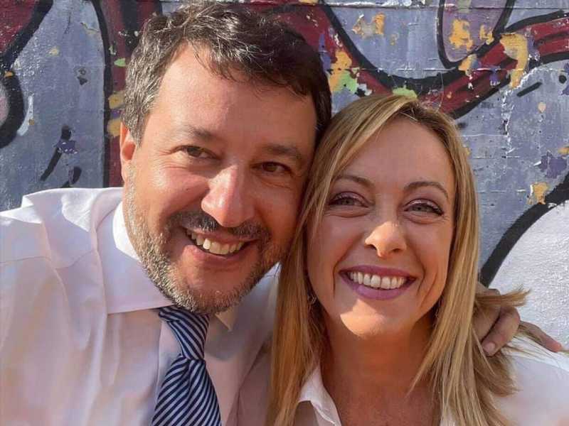 Cosa si nasconde dietro al sorriso di Salvini&Meloni