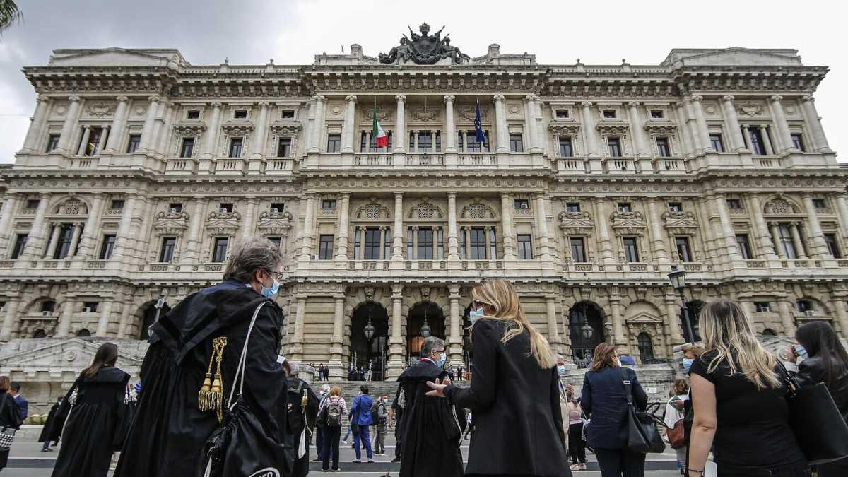 Immagine di Angeli & mostri: il populismo giudiziario è un pericolo per il diritto alla difesa