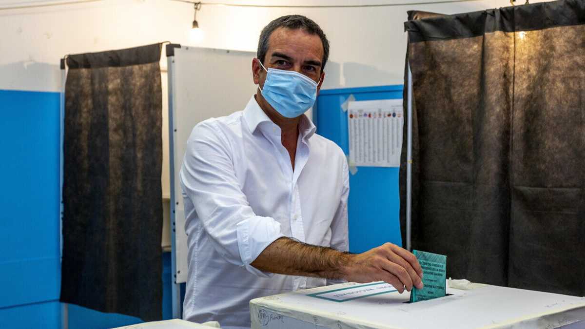 Immagine di Chi è Roberto Occhiuto, il volto del centrodestra (moderato) che vince