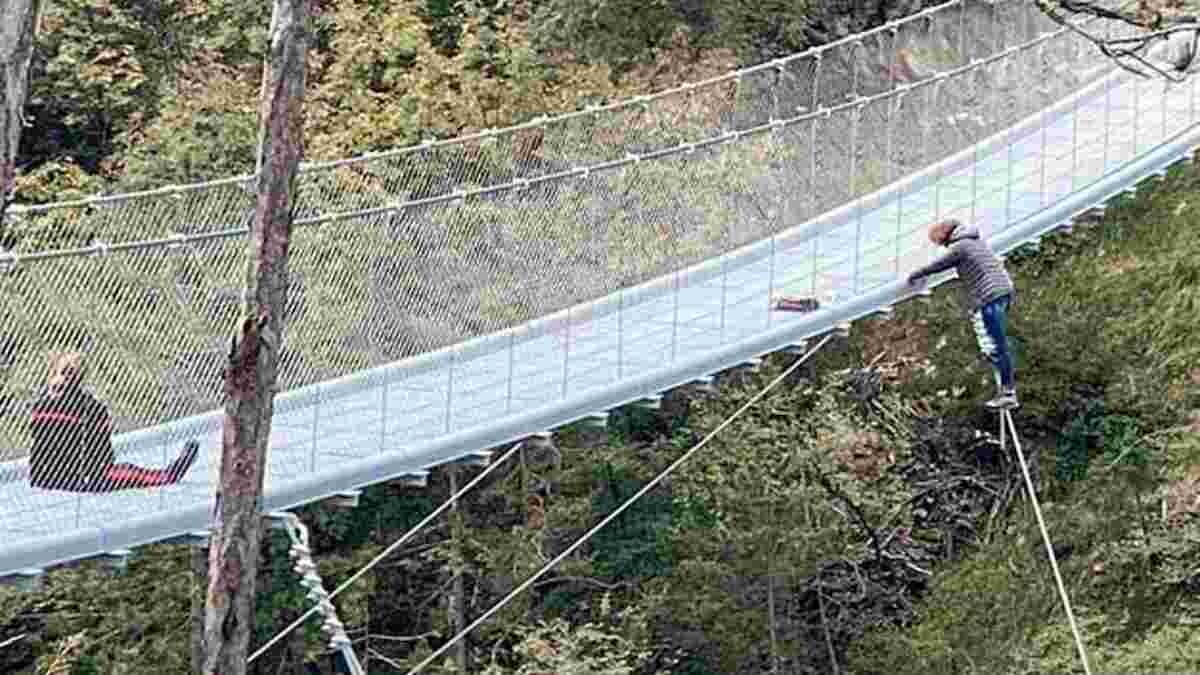 Immagine di Gettare i No vax da un ponte?