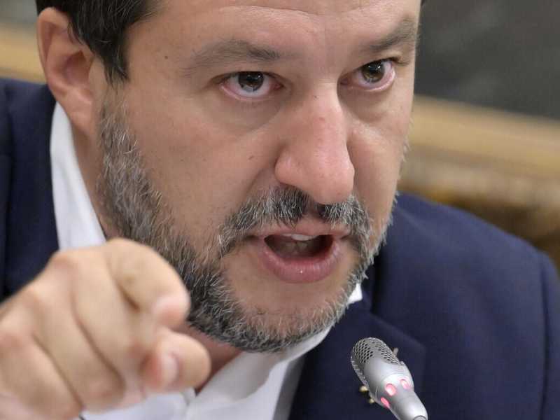 La tentazione di Salvini: autoescludersi dal governo