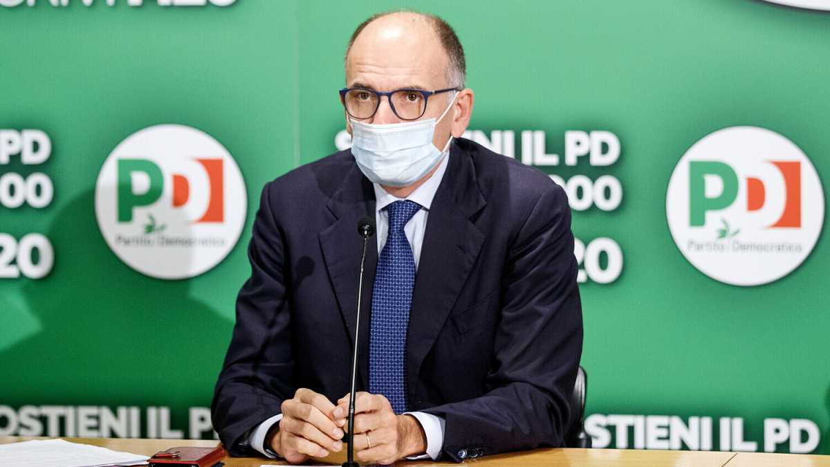Immagine di Letta: "Da Conte mi aspetto coerenza, e un po' più di calore"