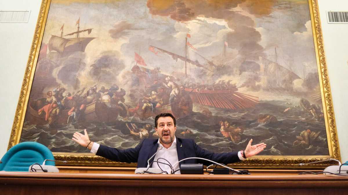 Immagine di Salvini vota no alla delega fiscale. Draghi lo svergogna sulle tasse
