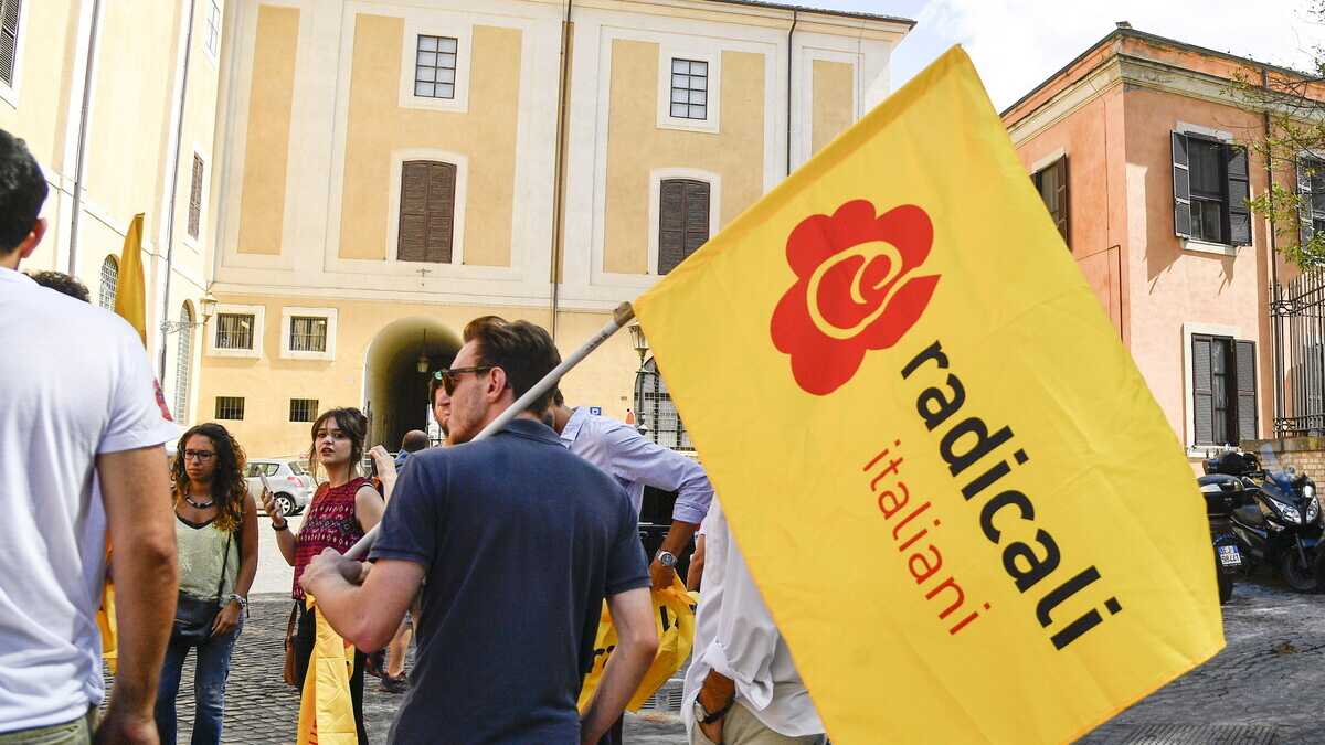 Immagine di Cari Radicali, bello raccogliere quelle firme con Salvini, vero?