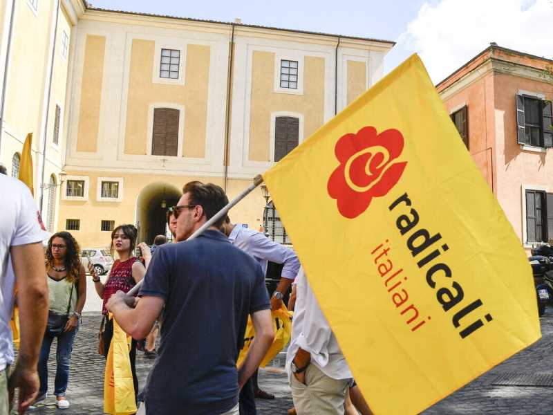 Cari Radicali, bello raccogliere quelle firme con Salvini, vero?