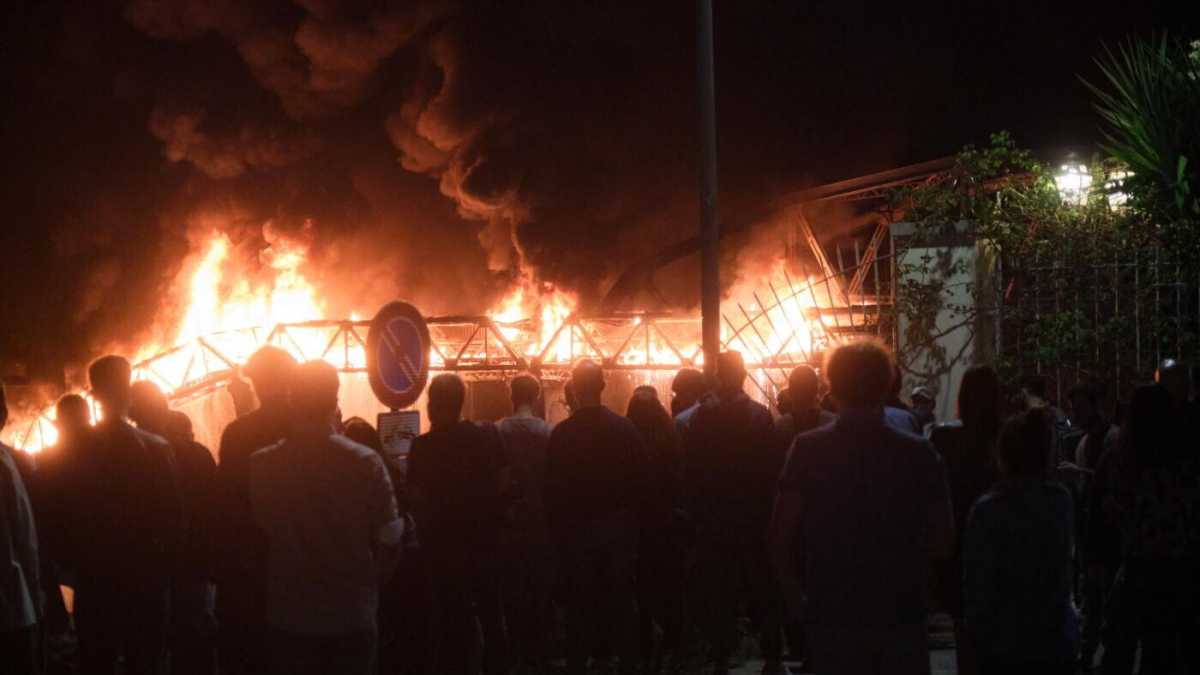 Immagine di Passeggiata a Ostiense, davanti al cadavere del ponte crollato