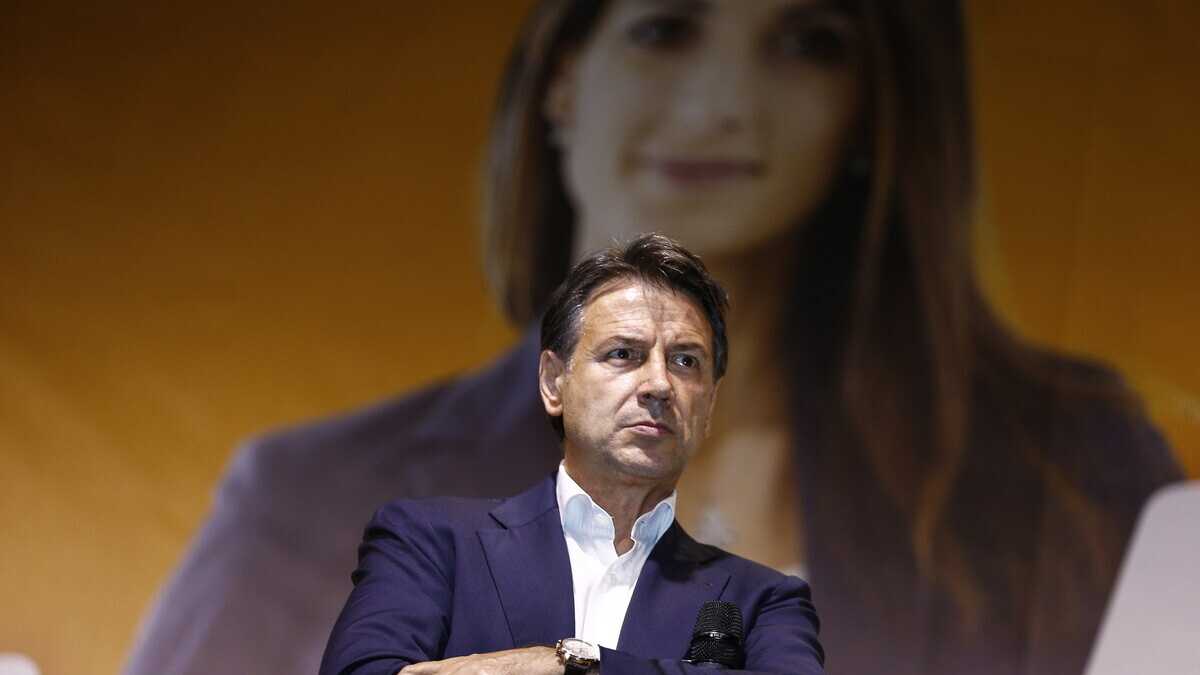 Immagine di È finita l'estate di Conte. Ora anche i fedelissimi lo attendono al varco