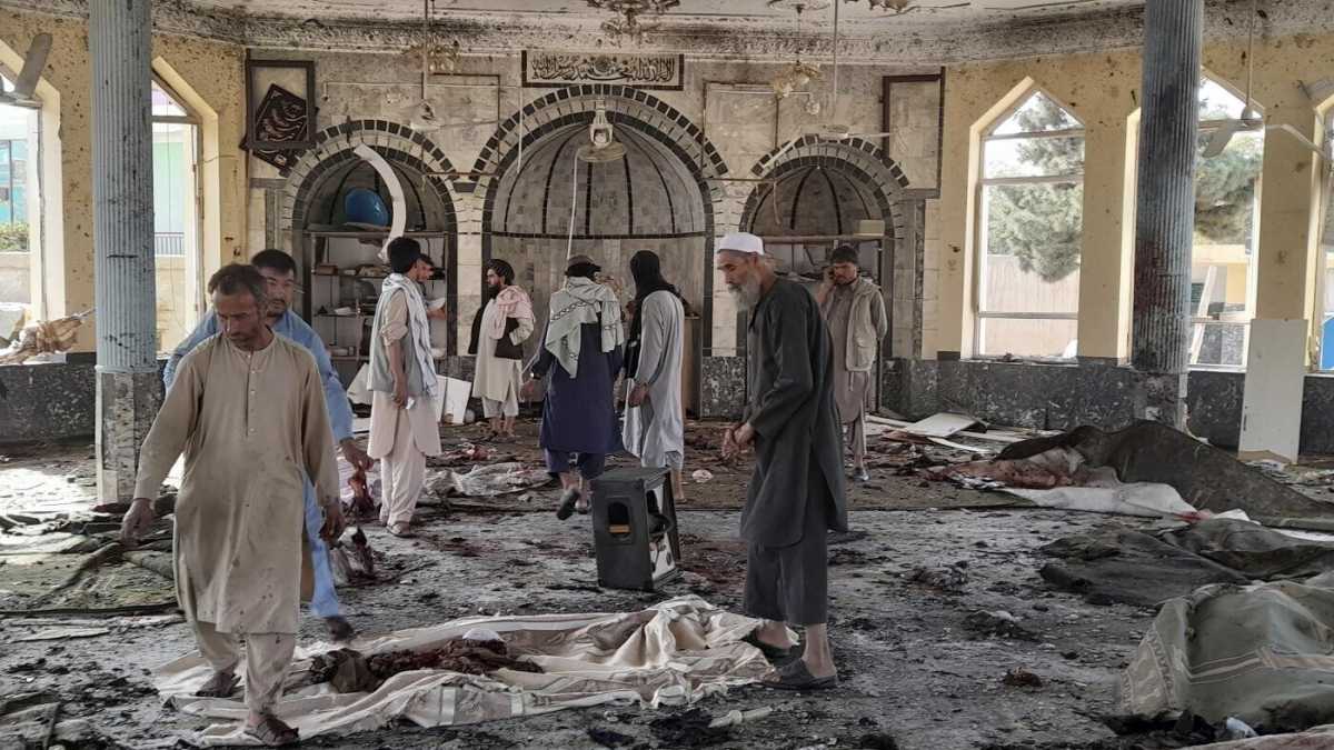 Immagine di Attentato a Kunduz. Il mito dei talebani antiterrorismo si disintegra subito