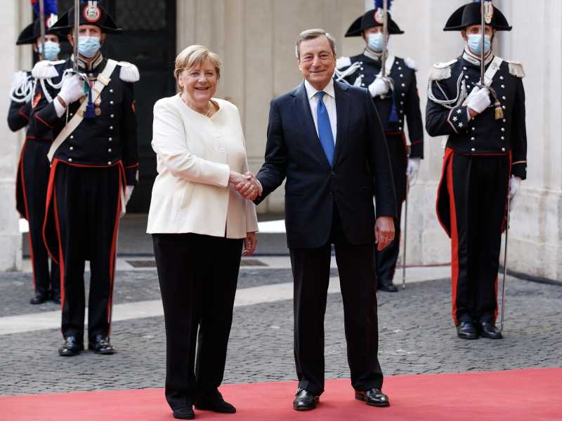 Angela Merkel e Mario Draghi (LaPresse)