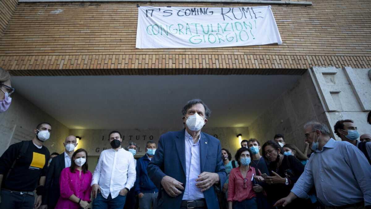 Immagine di Il Nobel che sa divulgare. Un testo di Giorgio Parisi