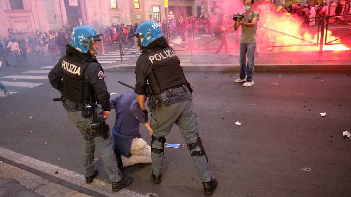 Immagine di Dopo gli scontri. Gli arresti dei manifestanti e le risposte alla violenza No vax