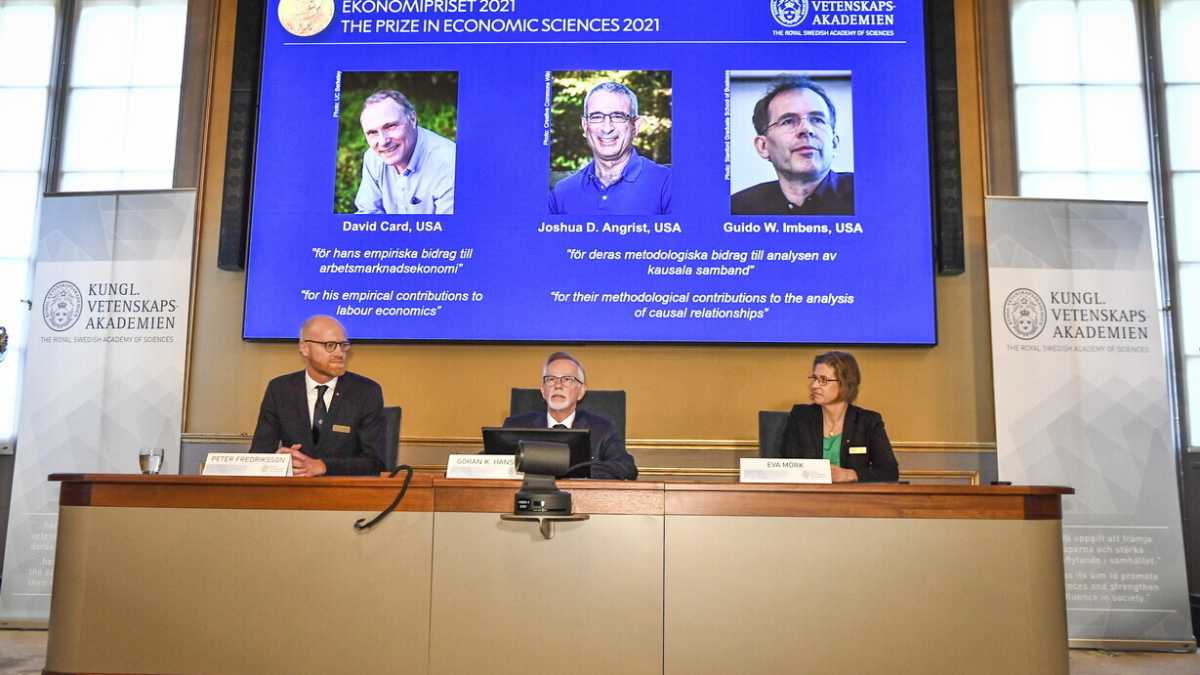 Immagine di Nobel per l'Economia, premiati Card, Angrist e Imbest