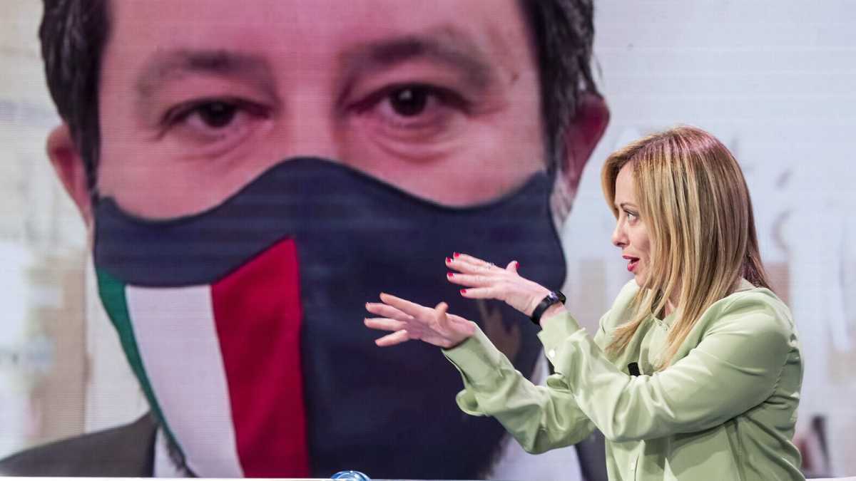 Immagine di Tutto l'imbarazzo di Salvini e Meloni sullo squadrismo no vax