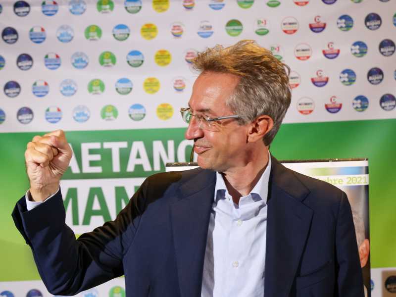 Manfredi sindaco neomelodico
