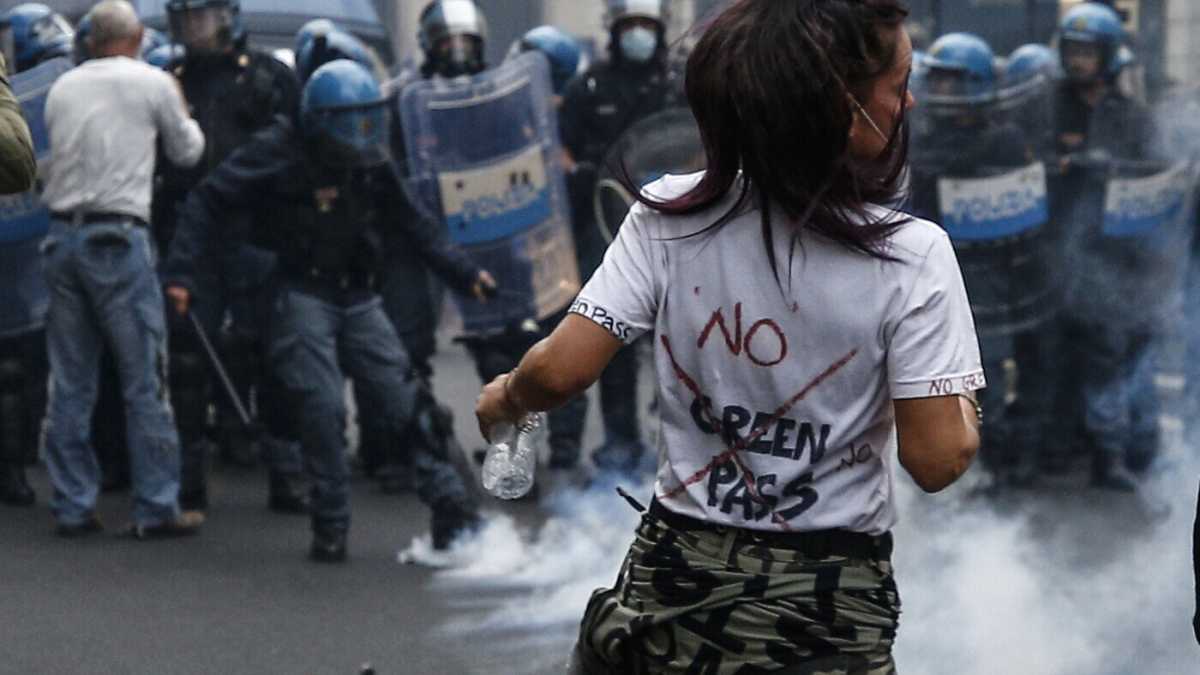Immagine di Illiberalismo e scontri in piazza. Di nuovo gli anni Trenta?