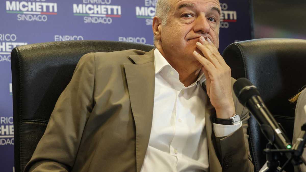 Immagine di Michetti, caos chiusura. Lo staff di Meloni contatta il cantante Ultimo. Che dice no