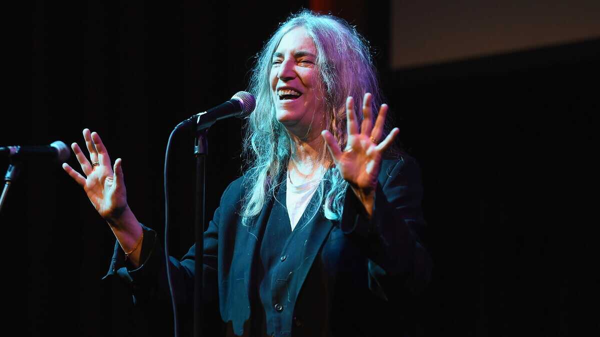 Immagine di La pandemia, la storia del rock e il peso invisibile delle parole. La versione di Patti Smith