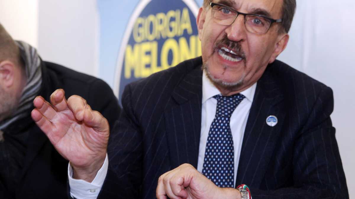 Immagine di La Russa (Fdi): "Col fascismo abbiamo chiuso a Fiuggi. Forza Nuova fa comodo al Pd"