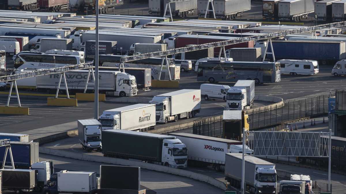 Immagine di Il green pass obbligatorio rischia di bloccare l'autotrasporto