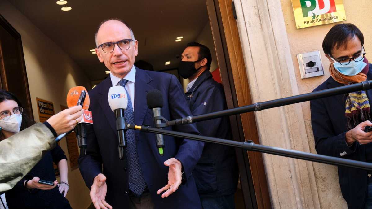 Immagine di Letta rassicura Bonomi: "Su riforme e green pass noi stiamo con Draghi"