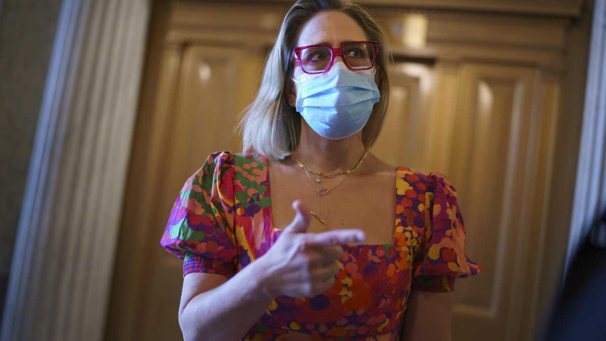 Immagine di Il mistero sgargiante di Kyrsten Sinema