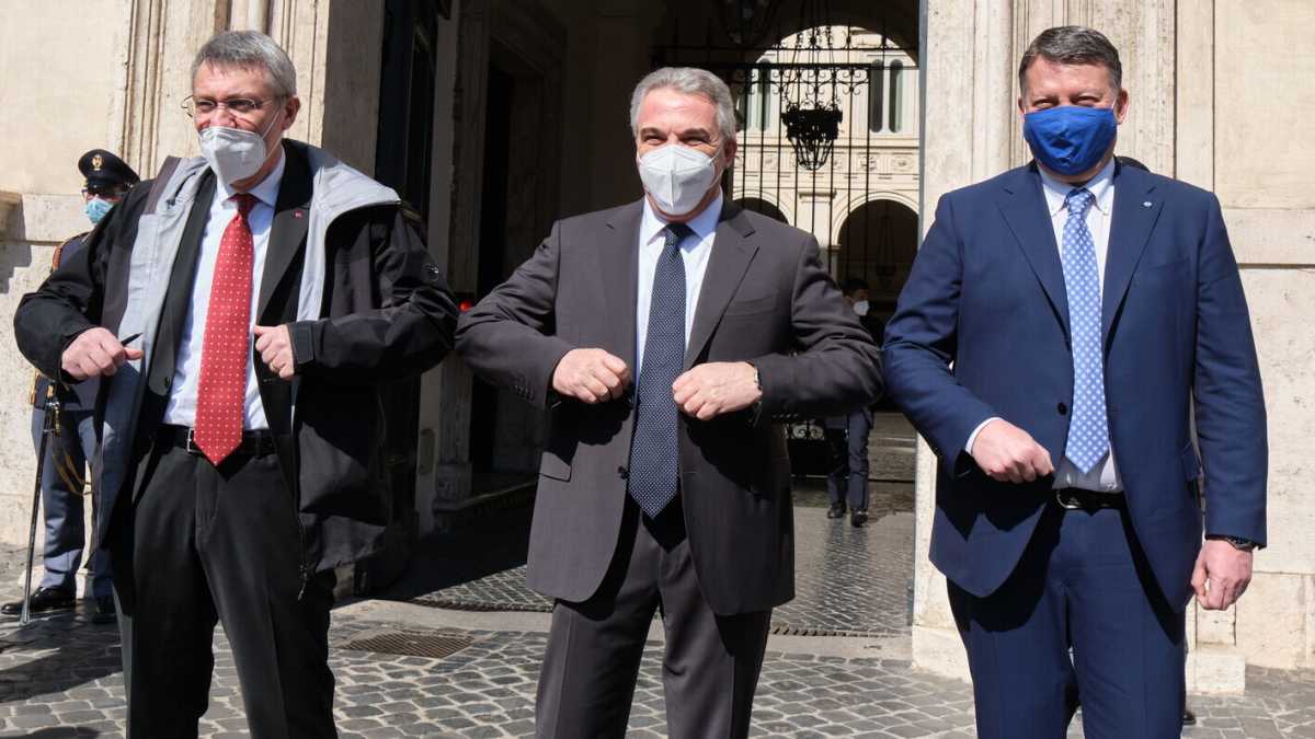 Immagine di "Le aziende paghino i tamponi", chiedono i sindacati a Draghi. Il governo ci pensa